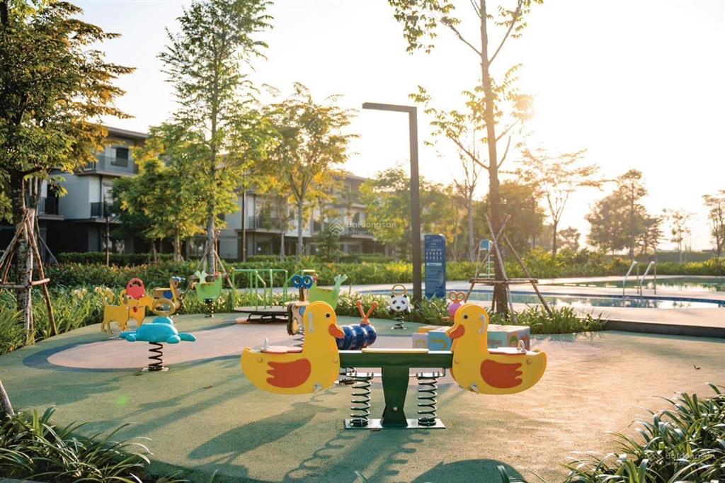 Nhà phố vườn khu đô thị izumi city. mẫu nhà ngang 7x20,5m (143,5m2) nhà sẵn bàn giao  sổ hồng .