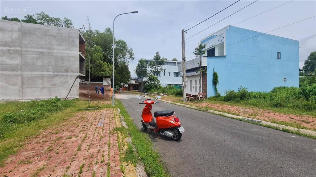 Bán lô đất giá rẻ nhất khu long tâm, đường nhựa vỉa hè, không lỗi