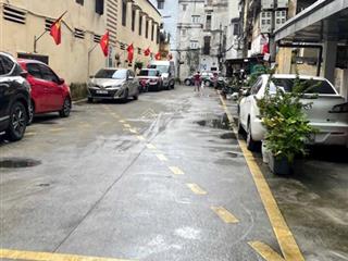 Bán ccmn gần đại học bách khoa  65m 6 tầng thang máy doanh thu 70/th  ô tô đỗ cách 5 m