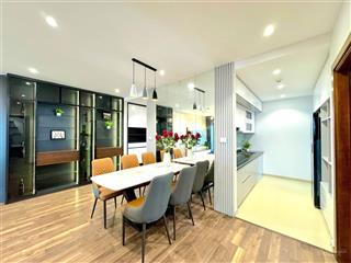 Chính chủ cần bán căn hộ 57m gồm 2 ngủ giá 3,x ( x lớn ) full nt 0989 996 ***