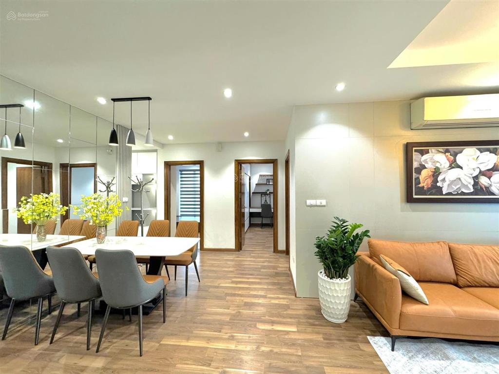 Tôi chính chủ cần bán căn hộ 90m2 giá 5,35 tỷ full nội thất như hình 0989 996 ***
