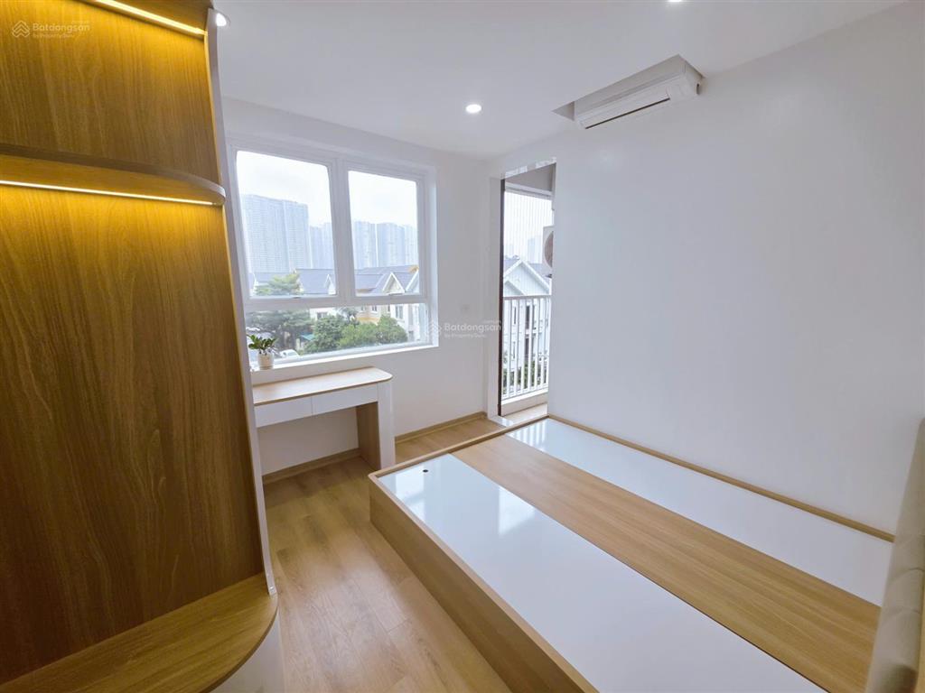 Tôi là chủ nhà muốn bán căn hộ 73m gồm 3 ngủ 2wc đầy đủ nội thất như hình tại nam trung yên