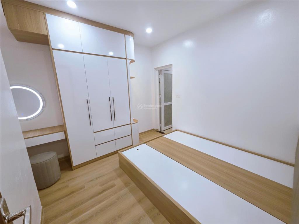 Tôi là chủ nhà muốn bán căn hộ 73m gồm 3 ngủ 2wc đầy đủ nội thất như hình tại nam trung yên