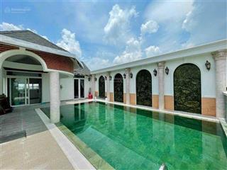 Biệt thự sân vườn 4 lầu hồ bơi, gần sông sài gòn, 204m2 ngang 10m đường rộng 10m, khu bên sông hbc