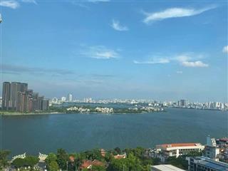 Bán gấp căn hộ 3 phòng ngủ view Hồ Tây dự án cao cấp Kosmo Tây Hồ - DT 120m2.