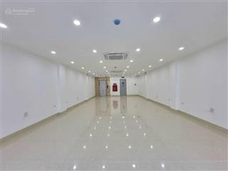 Bán nhà mặt phố giải phóng  diện tích 80 mét  7 tầng  thang máy  vỉa he kinh doanh .