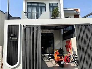 Giảm 200tr. bán nhanh căn nhà phố 5x22 góc 2mt ngay chợ, trả trước chỉ 500tr