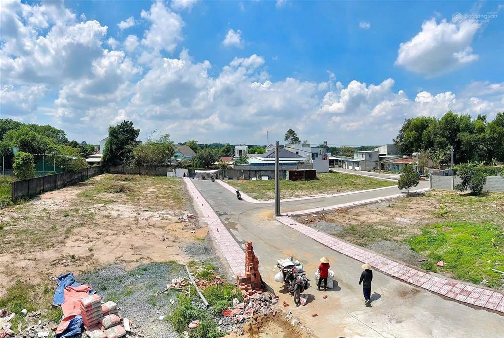 Bán đất nền liền kề, có lô góc 2 mặt tiền ngay cầu tân triều. giá đầu tư