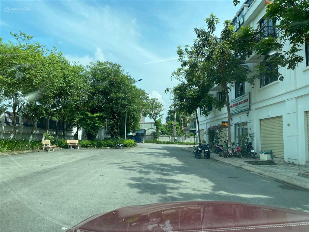 Hàng hiếm liền kề long việt riverside 84m2 hướng mặt sông và công viên.  0962 202 ***