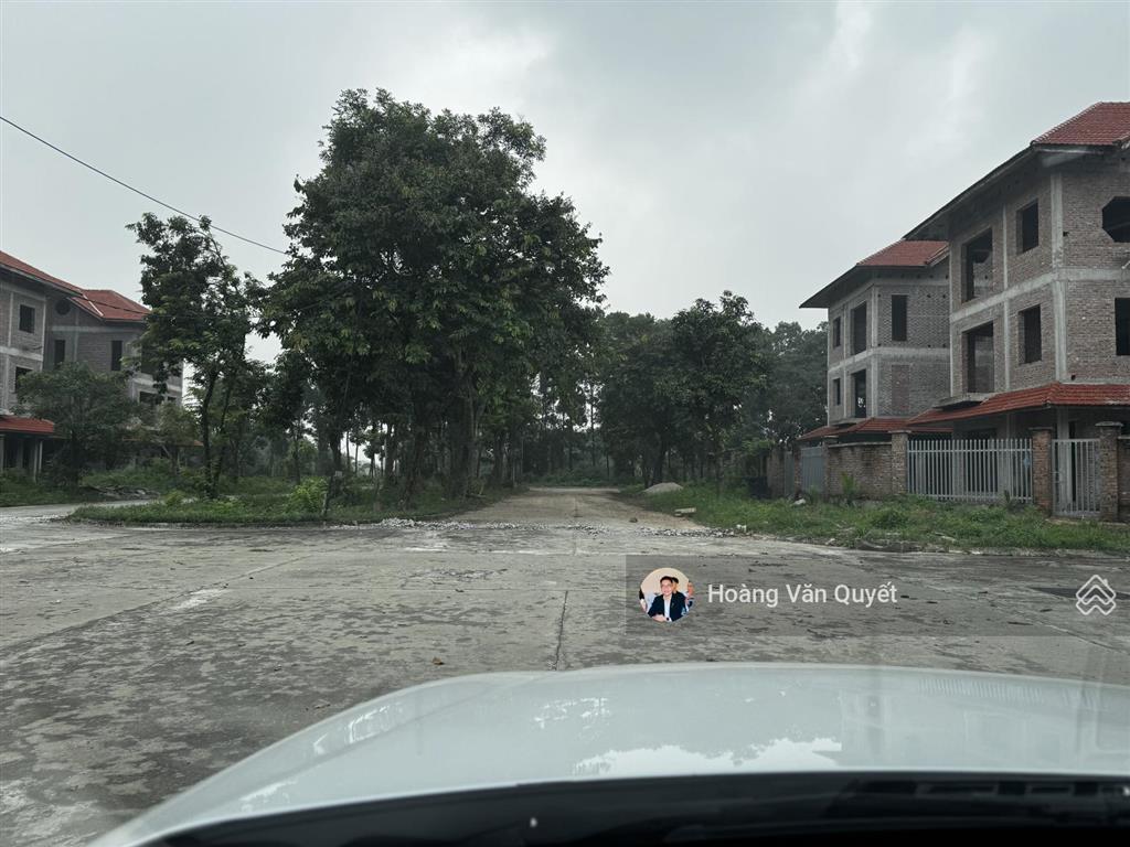 Bán 315m2 đất xây biệt thự quang minh mê linh hà nội đường 27m có sổ và móng.  0962 202 ***