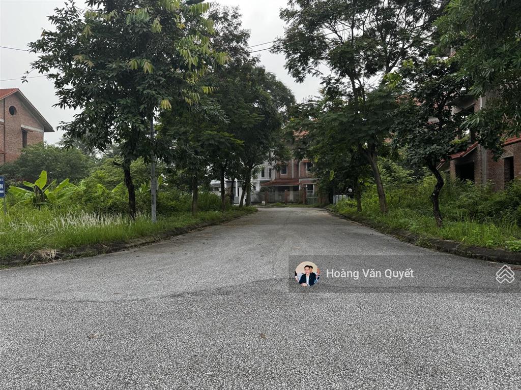 Bán 315m2 đất xây biệt thự quang minh mê linh hà nội đường 27m có sổ và móng.  0962 202 ***