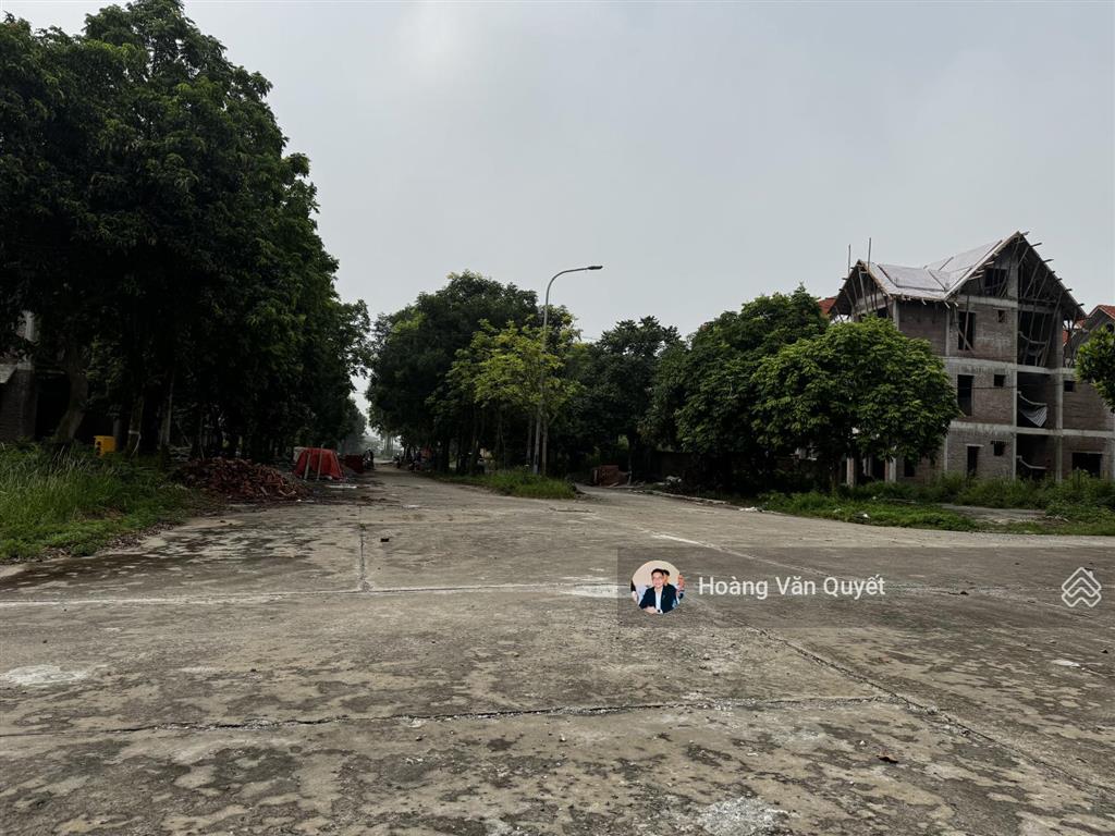 Bán 315m2 đất xây biệt thự quang minh mê linh hà nội đường 27m có sổ và móng.  0962 202 ***