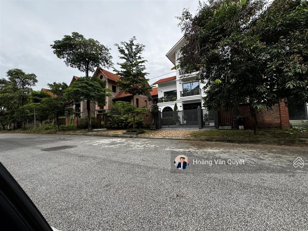 Bán 315m2 đất xây biệt thự quang minh mê linh hà nội đường 27m có sổ và móng.  0962 202 ***