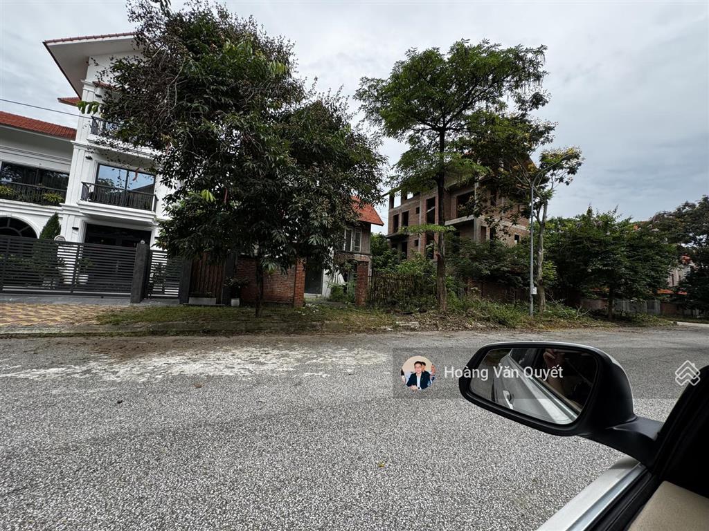 Bán 315m2 đất xây biệt thự quang minh mê linh hà nội đường 27m có sổ và móng.  0962 202 ***