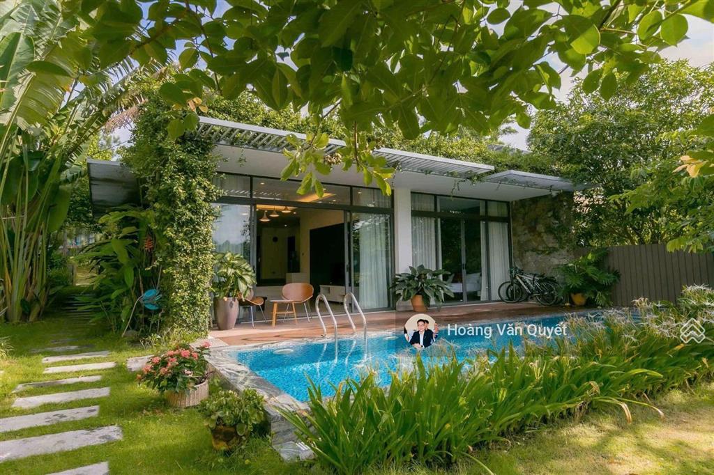 Biệt thự 323m2 mặt hồ bách thanh flamingo đại lải 3pn full đồ mới nhỉnh 30 triệu/m2.  0962 202 ***