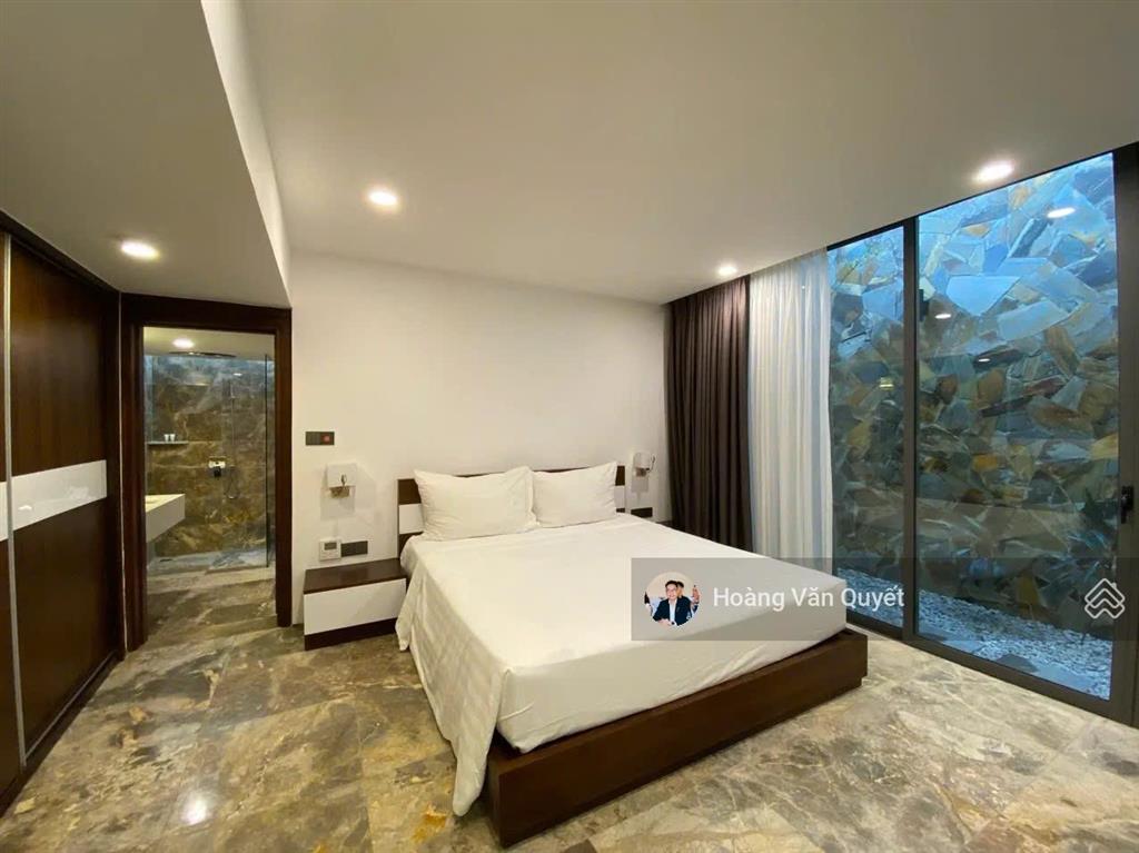 Bán biệt thự mặt hồ 360m2 flamingo đại lải sổ lâu dài 4pn bể bơi lớn. giá 23,5 tỷ.  0962 202 ***