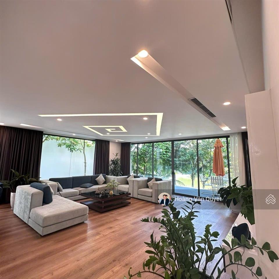 Bán biệt thự mặt hồ 360m2 flamingo đại lải sổ lâu dài 4pn bể bơi lớn. giá 23,5 tỷ.  0962 202 ***