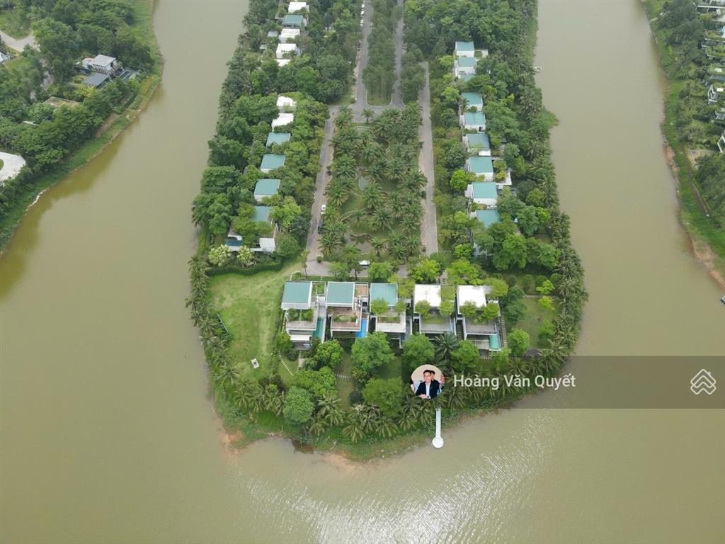 Bán biệt thự mặt hồ 360m2 flamingo đại lải sổ lâu dài 4pn bể bơi lớn. giá 23,5 tỷ.  0962 202 ***