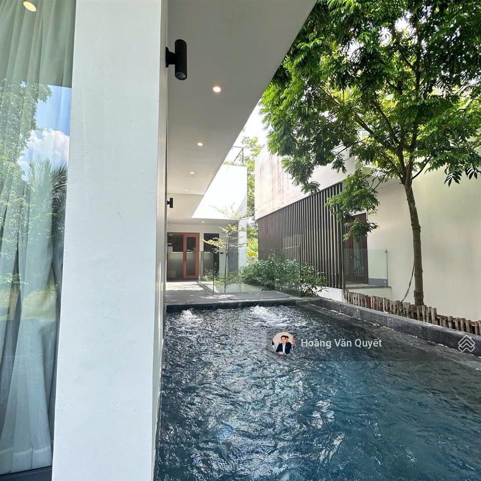 Bán biệt thự mặt hồ 360m2 flamingo đại lải sổ lâu dài 4pn bể bơi lớn. giá 23,5 tỷ.  0962 202 ***