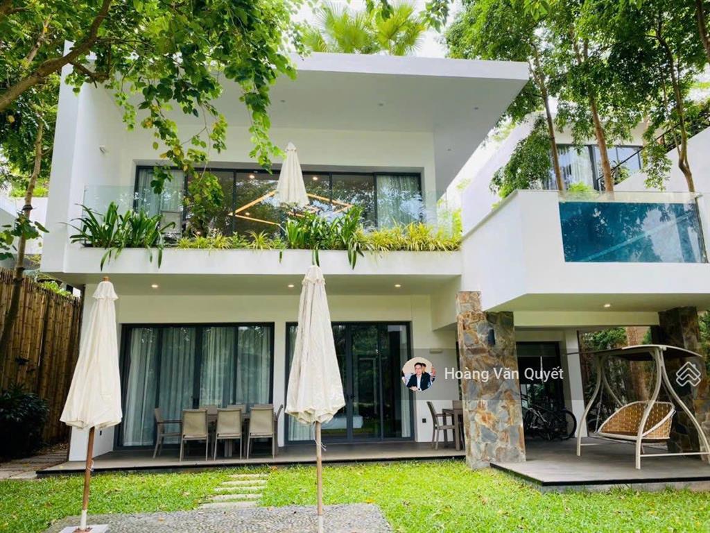 Bán biệt thự mặt hồ 360m2 flamingo đại lải sổ lâu dài 4pn bể bơi lớn. giá 23,5 tỷ.  0962 202 ***