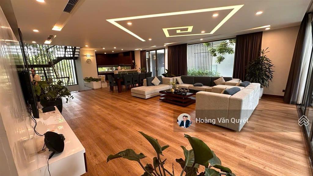 Bán biệt thự mặt hồ 360m2 flamingo đại lải sổ lâu dài 4pn bể bơi lớn. giá 23,5 tỷ.  0962 202 ***
