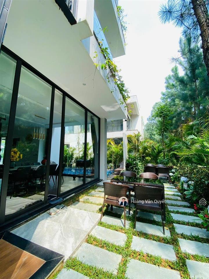 Cần bán gấp biệt thự greenvillas 150m2 3 tầng 3 phòng ngủ sổ lâu dài view đồi thông.  0962 202 ***