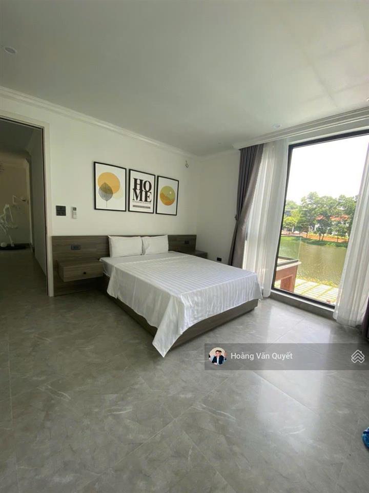 Bán biệt thự flamingo đại lải resort 305m2 mặt hồ 6 ngủ, nội thất mới. ví trị trung tâm sổ lâu dài.