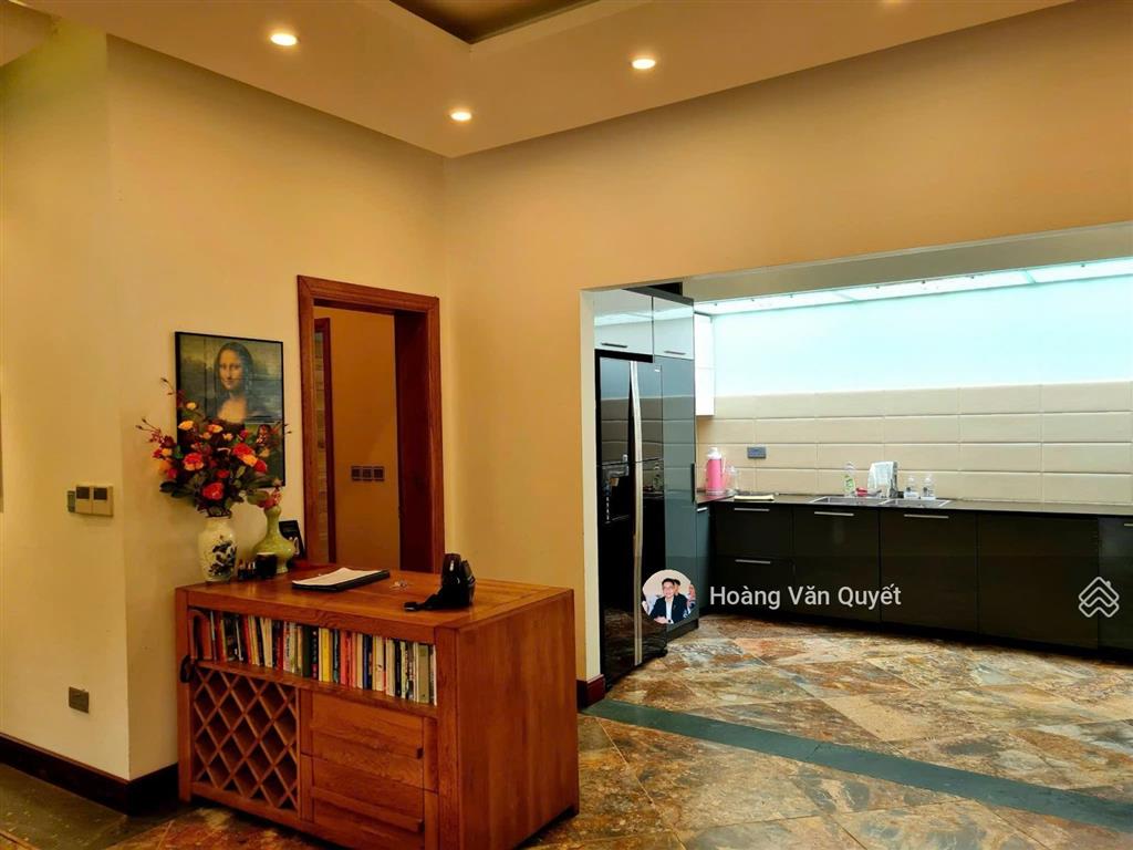 Chính chủ bán biệt thự 323m2 hilltop flamingo đại lải 3 phòng ngủ giá 8,x tỷ.  0962 202 ***