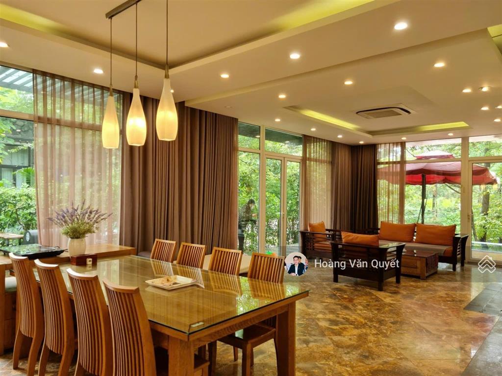Chính chủ bán biệt thự 323m2 hilltop flamingo đại lải 3 phòng ngủ giá 8,x tỷ.  0962 202 ***