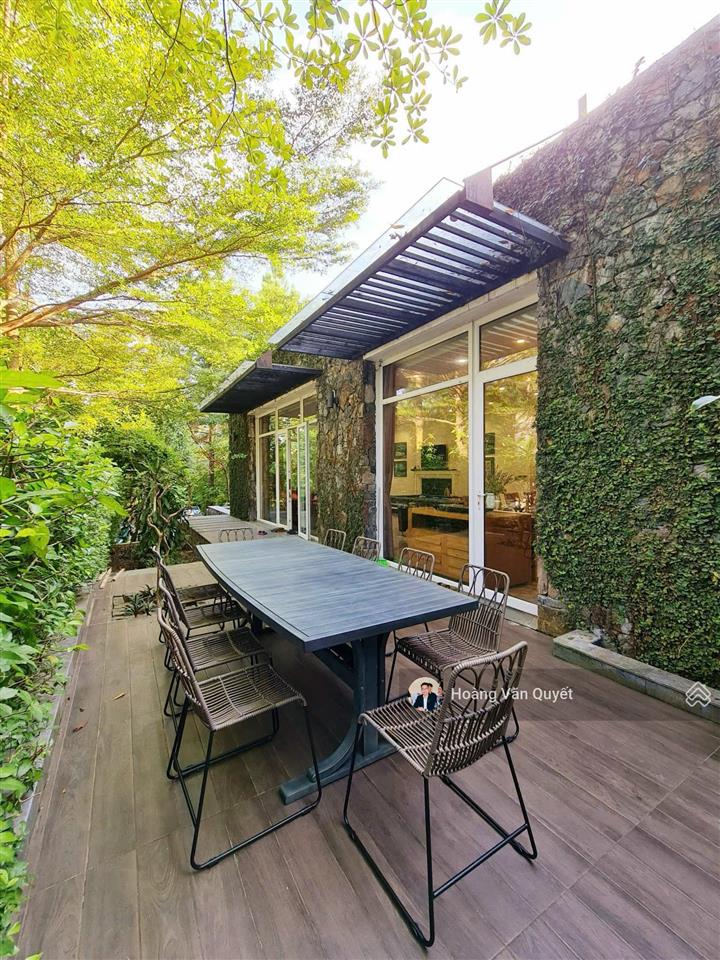 Chính chủ bán biệt thự 323m2 hilltop flamingo đại lải 3 phòng ngủ giá 8,x tỷ.  0962 202 ***