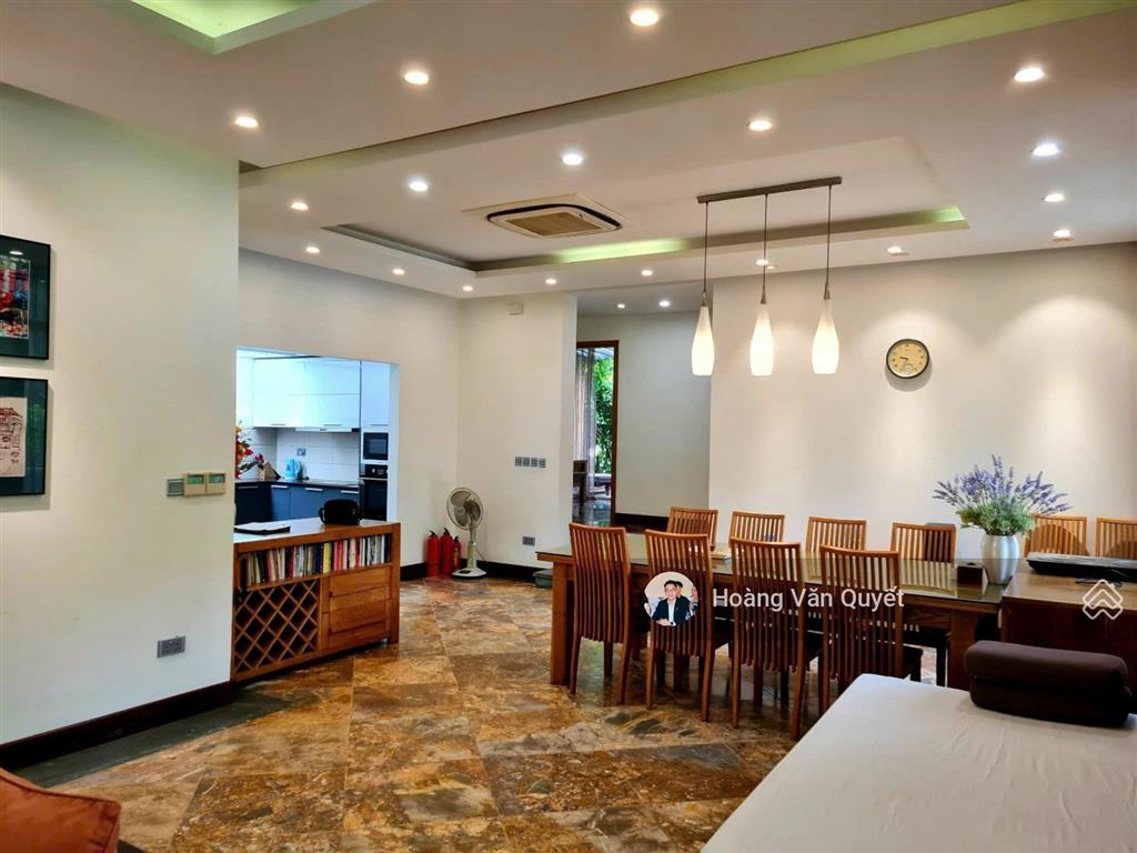 Chính chủ bán biệt thự 323m2 hilltop flamingo đại lải 3 phòng ngủ giá 8,x tỷ.  0962 202 ***