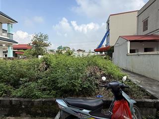 Mảnh đất xâm động  gần trường mầm khu đấu giá xâm động gần mặt đường vành đai 4