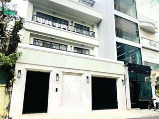 Tôi cần cho thuê tòa nhà 5 tầng 500 m2 sd có pccc ,thang máy giá 38 triệu  0766 827 ***