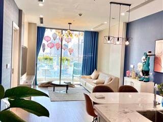 Tôi cần bán căn hộ hà nội centerpoint, 68m2, 2 ngủ 2 vệ sinh, full nội thất, ban công đông nam