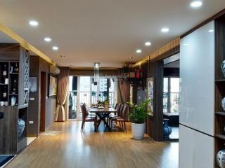 Bán căn hộ 17t6 trung hoà nhân chính, 155m2, 3 ngủ 2vs, nội thất đẹp, ban công đông nam rất mát