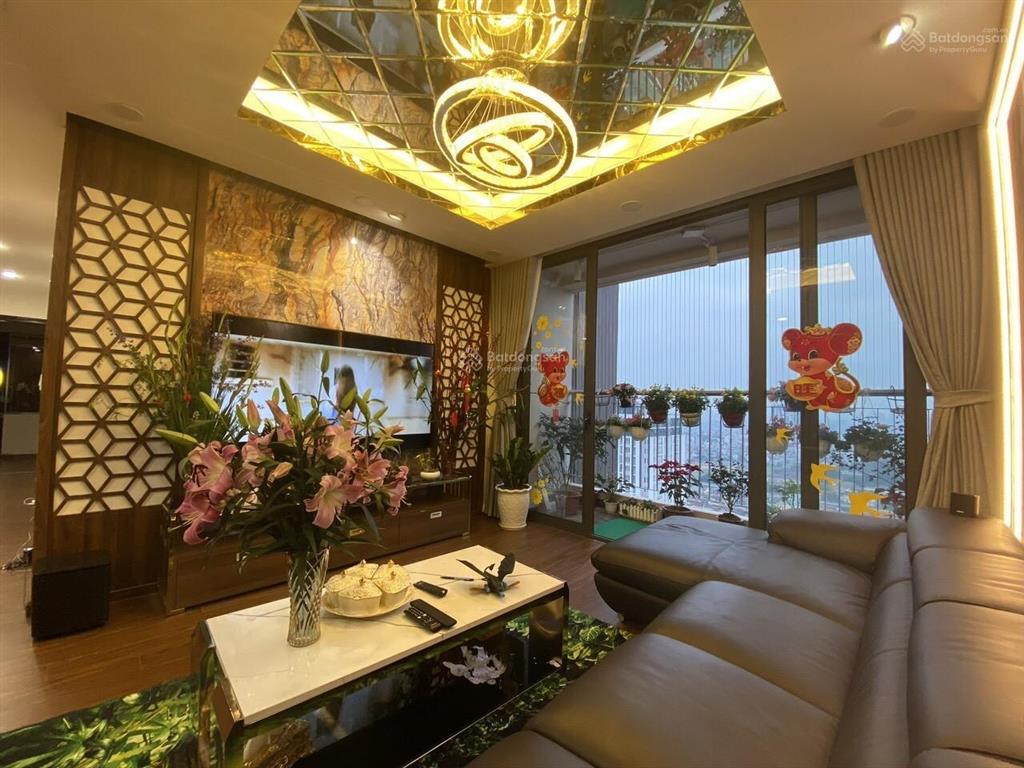 Cần bán căn hộ 17t8 trung hoà nhân chính, 122m, 3 ngủ 2vs, ban công hướng mát, nội thất cơ bản