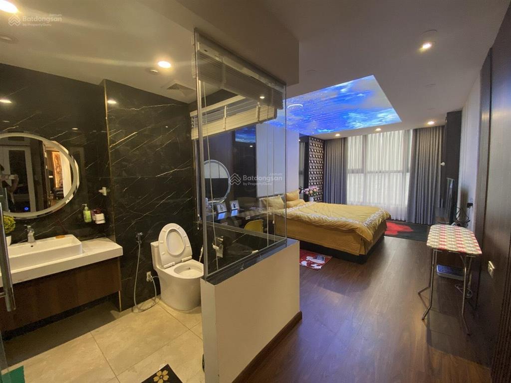 Cần bán căn hộ 17t8 trung hoà nhân chính, 122m, 3 ngủ 2vs, ban công hướng mát, nội thất cơ bản