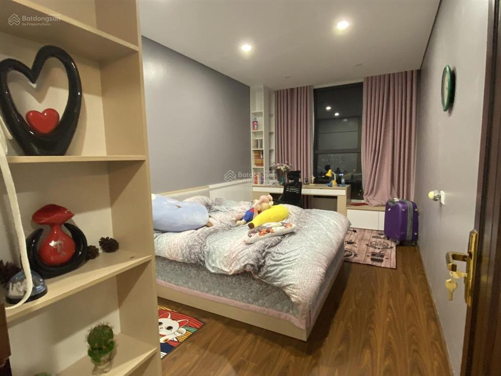 Cần bán căn hộ 17t8 trung hoà nhân chính, 122m, 3 ngủ 2vs, ban công hướng mát, nội thất cơ bản