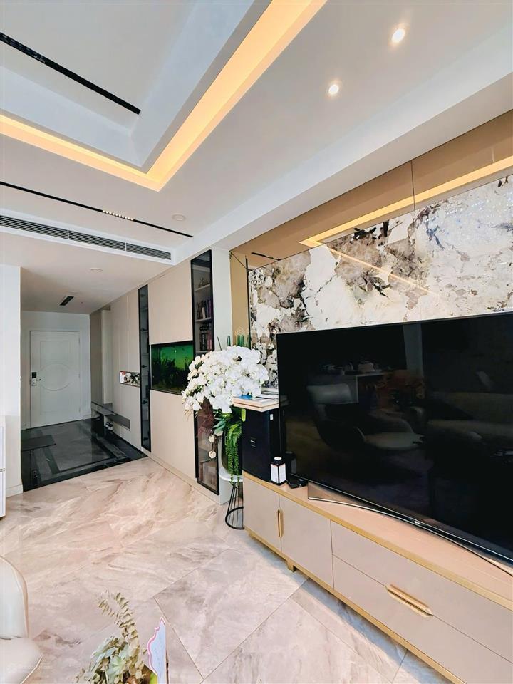 Tôi bán căn hộ 3 ngủ 3 vs 24t2 trung hòa nhân chính, 159m2, nội thất đẹp, ban công thoáng mát