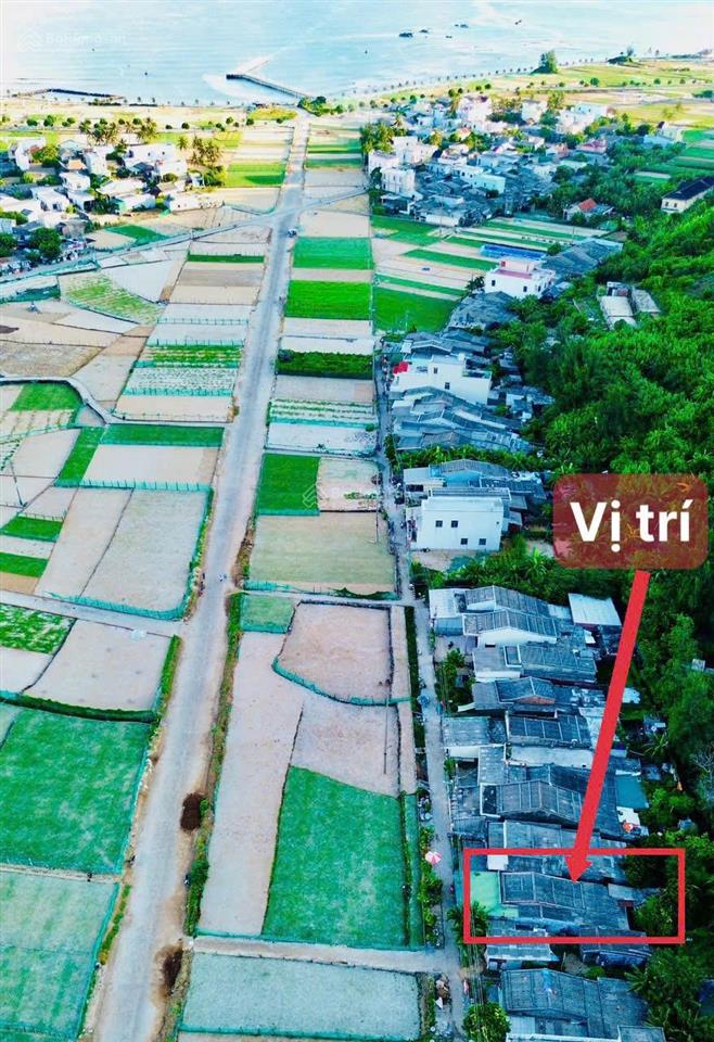 Quangvinh chào bán lô đất 200m2 thổ cư tặng nhà cấp 4. cạnh bãi tắm thắng cảnh hang cau và kdl vip