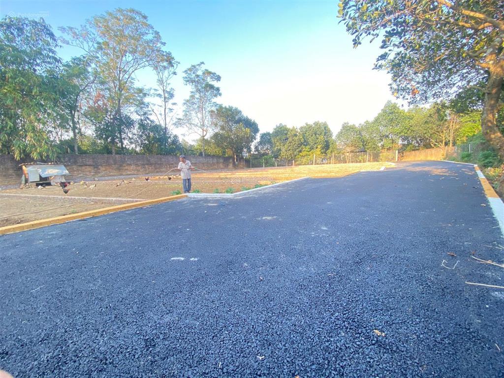 100m sát cnc hoà lạc giá chỉ có 2,1 tỷ. đường ô tô vào tận đất.