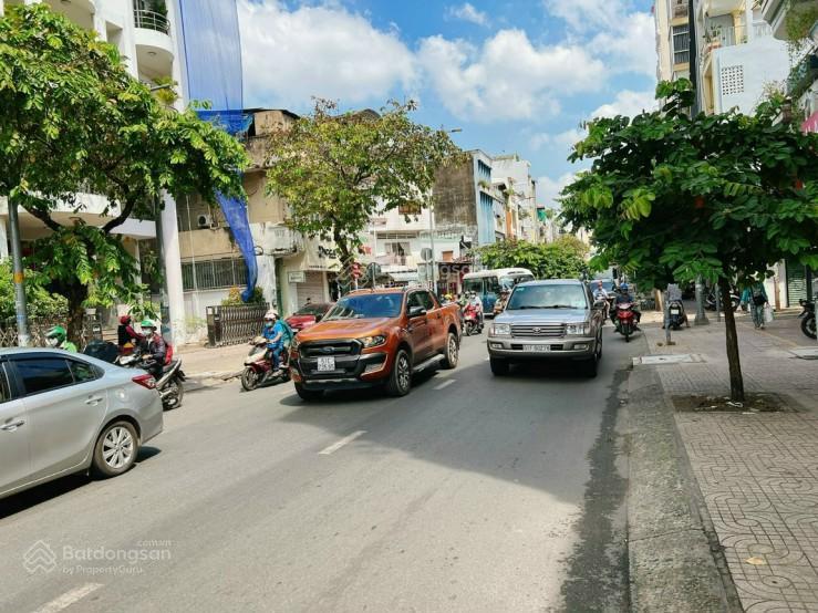 Bán khuôn đất mt nguyễn cửu vân có gp hầm 9 tầng dt 10x27m gía 55 tỷ