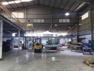 Kho xưởng 1.300m2 lê minh xuân  bình chánh. văn phòng, nhà ở đầy đủ