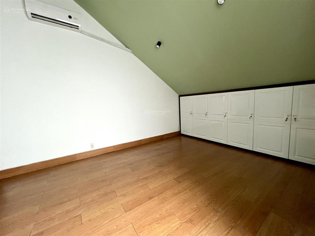 Cho thuê nhà phố 12 hưng phước 4, ngang 6m, 1 trệt lửng 3 lầu, có thang máy, 61tr/th