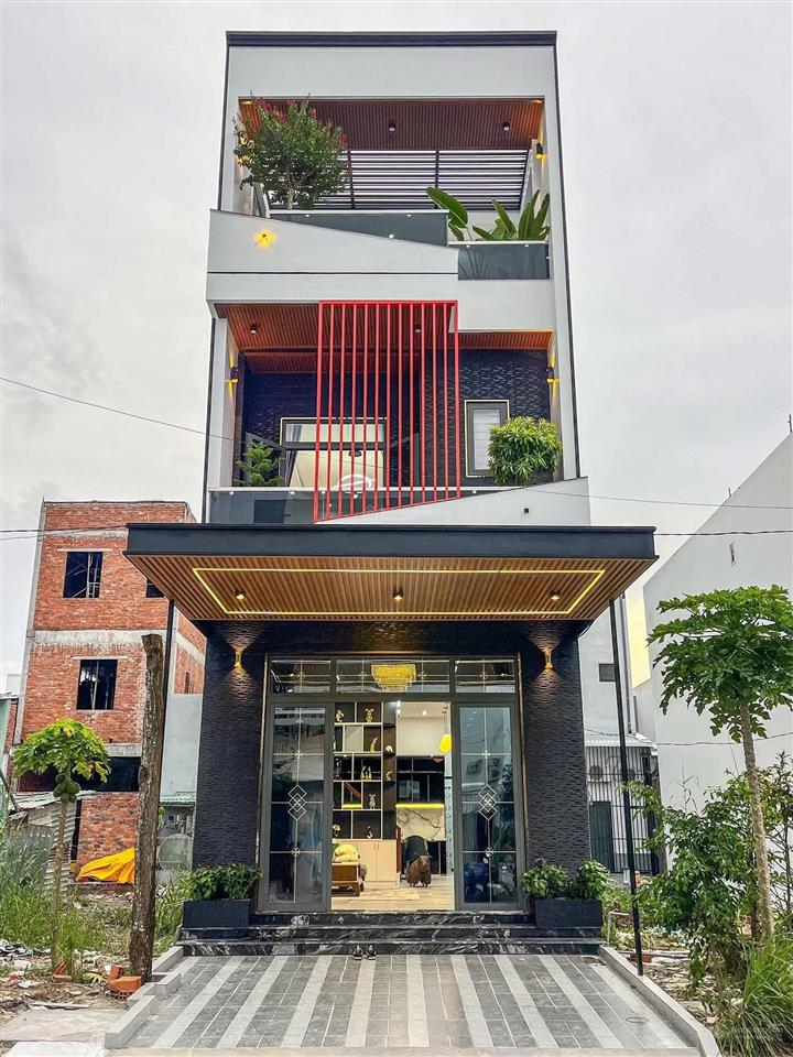 Nhà 3 tầng, 70m2, 4pn đường trước nhà 6m trãi nhựa thông thoáng giá chưa tới 5 đồng