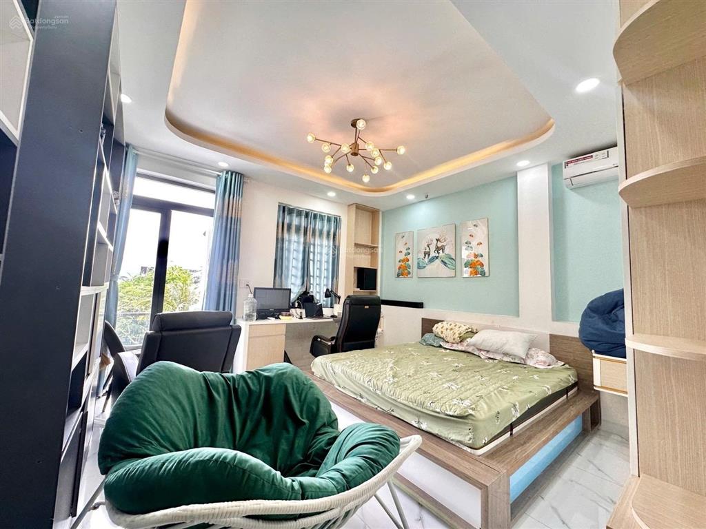 Nhà đẹp 4 tầng  đối diện công viên ngay dương đình hội, phước long b chưa tới 7 tỷ