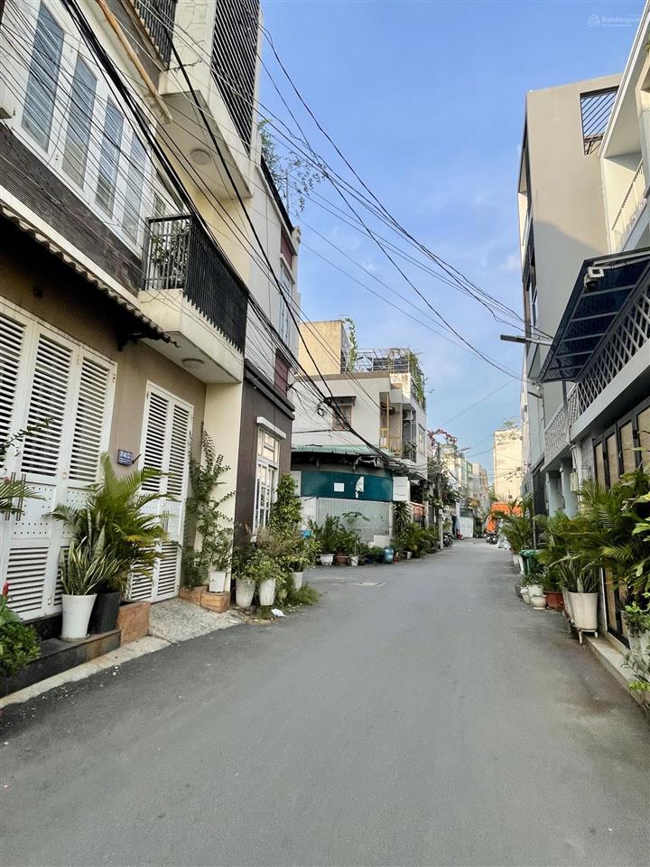 Nhà 3 tầng phước long b gần dương đình hội cách mặt tiền 30m  70m2 chỉ hơn 5 tỷ