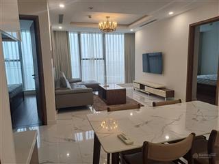 Cho thuê căn hộ chung cư rộng rãi mênh mông thoáng mát 205m2, 4pn, ngay tại trung tâm quận cầu giấy