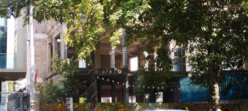 Bán biệt thự tp giao lưu, đối diện hồ, 2 mặt tiền