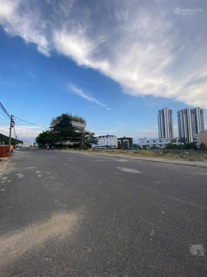 Bán đất biệt thự 300 m2 mt triệu quang phục cách bãi biển 400m giá 14.7 tỷ p. vĩnh hoà, nha trang